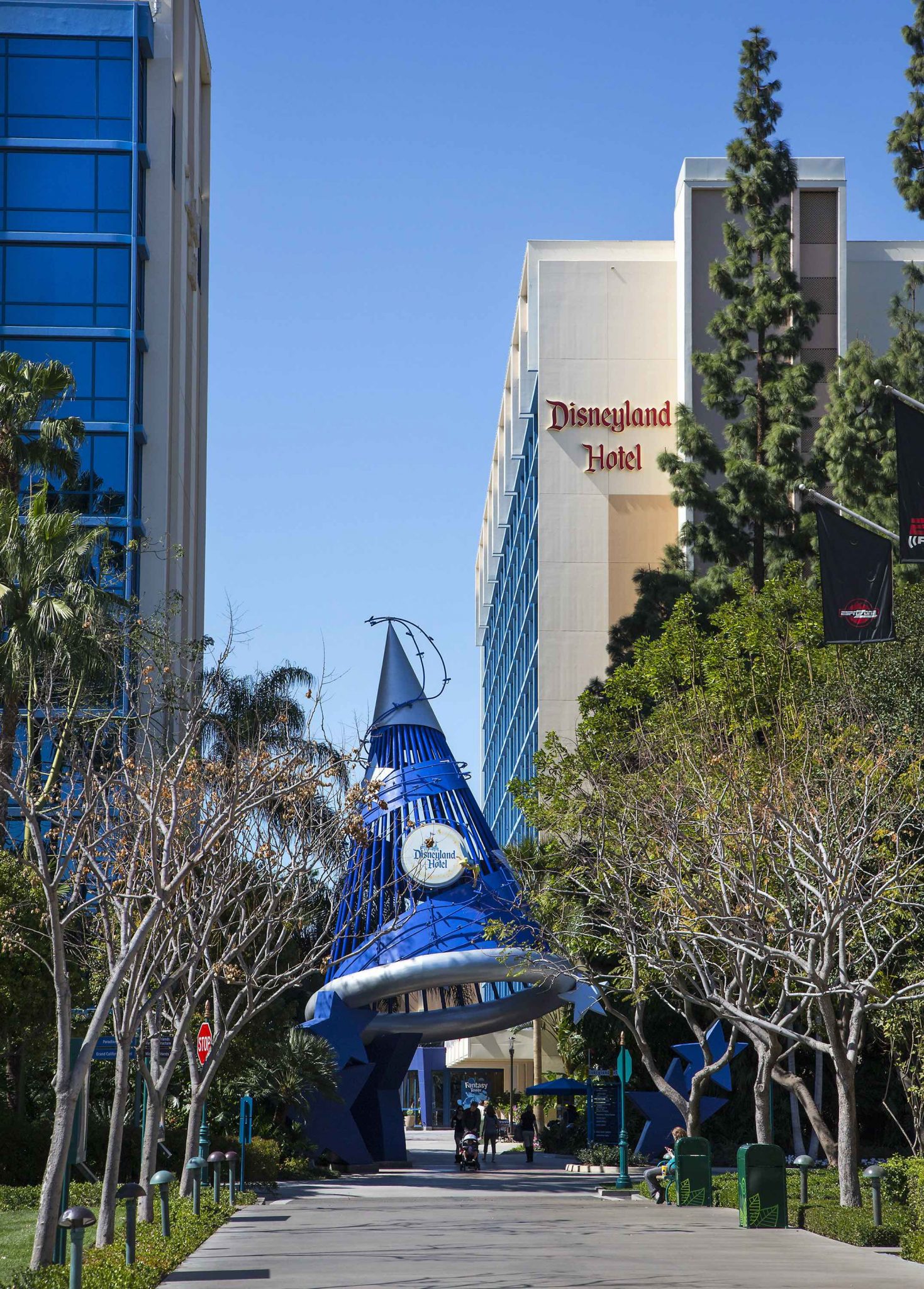 10 Reasons to Stay at the Disneyland Hotel featured by top US Disney blogger, Marcie and the Mouse: DISNEYLAND HOTEL––Follow Tinker Bell’s twinkling lights underneath the Sorcerer’s Hat to the Disneyland Hotel. Featuring three themed towers, a pool-and-slide water play area, Tangaroa Terrace and Trader Sam’s bar, the Disneyland Hotel is one of three Disneyland Resort Hotels conveniently located near Disneyland and Disney California Adventure parks and the Downtown Disney District. (Paul Hiffmeyer/Disneyland Resort)