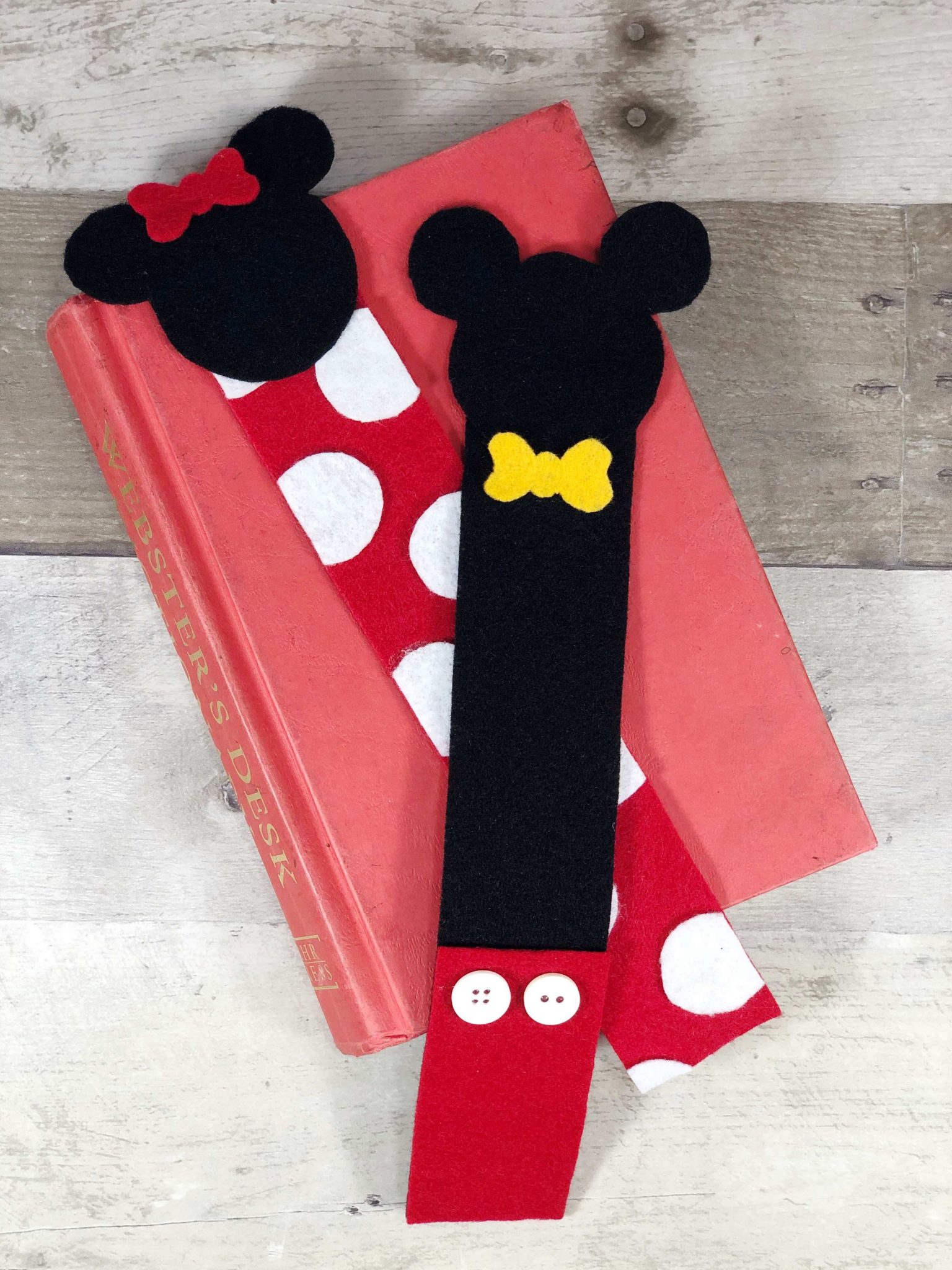 Disney Bookmarks: Mickey and Minnie Felt Craft, a tutorial featured by top US Disney blogger, Marcie and the Mouse.