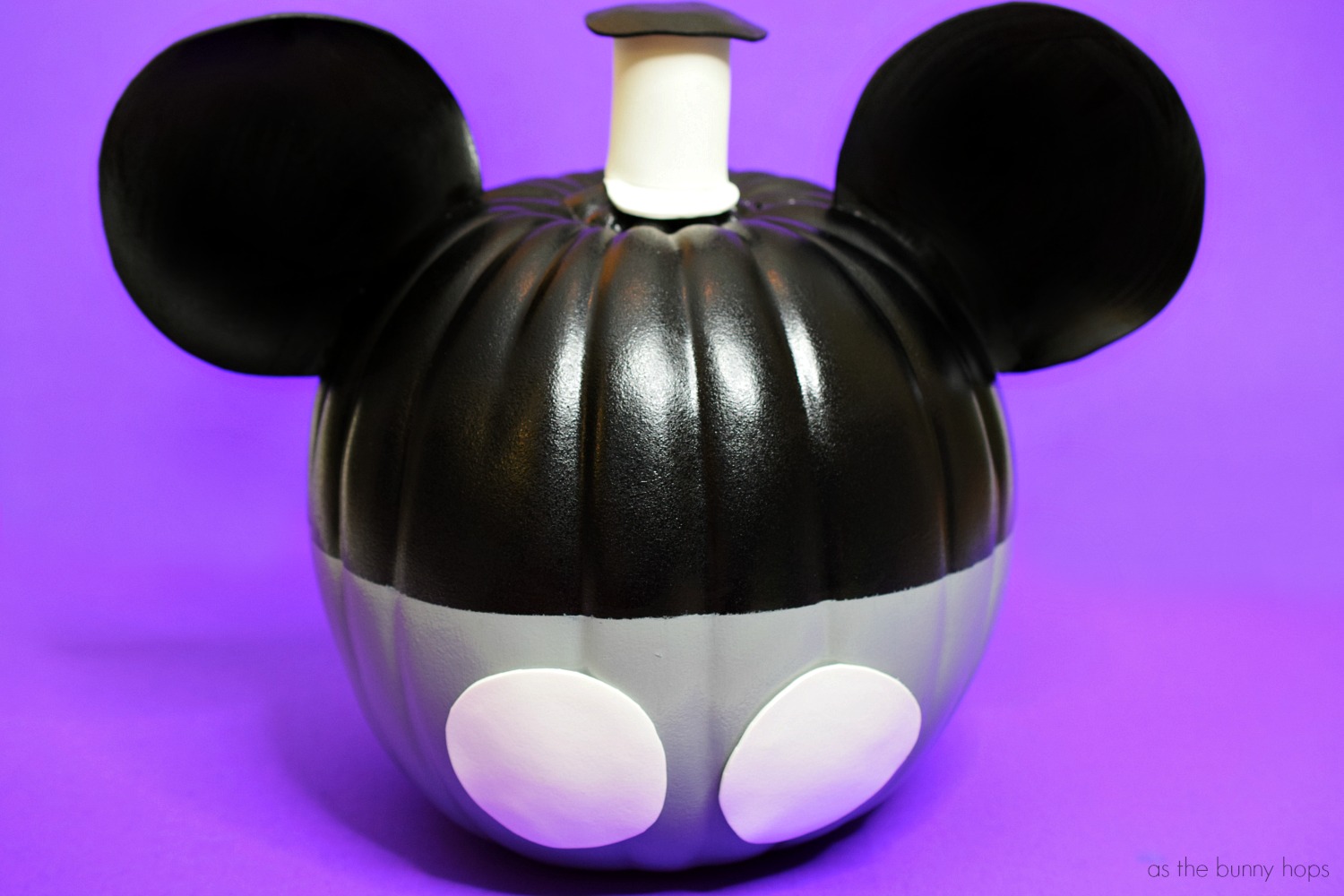 The Best 15 Disney No Carve Pumpkin Ideas featured by top US Disney blog, Marcie and the Mouse: Mickey Mouse Steamboat Willie Pumpkin Idea